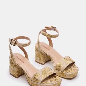 Brand new in box Steve Madden Heels